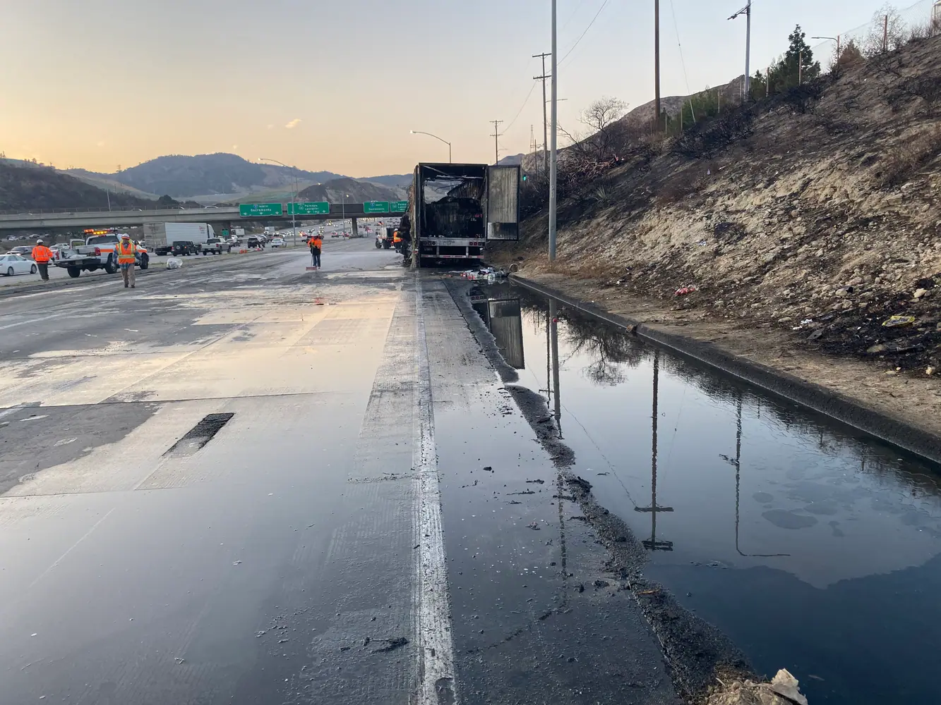 Roadside oil pooling and cleanup response near Lancaster CA